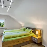 Am Waldrand Apartamento *